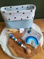 Nieuw, Kraamcadeau blauwtinten/regenboog, Kraamcadeau, Nieuw, Ophalen of Verzenden, Saluty's kinder- en kraamcadeaus