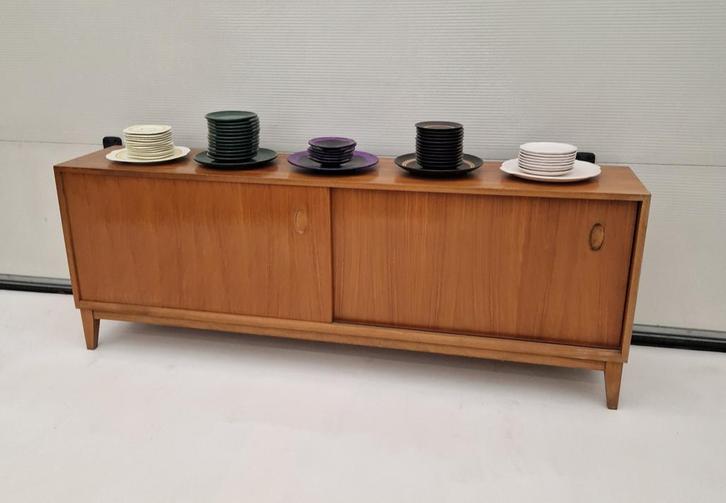 Vintage dressoir/TVmeubel met twee schuifdeuren, 180cm, Huis en Inrichting, Kasten | Dressoirs, Gebruikt, 150 tot 200 cm, 25 tot 50 cm