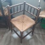 Oud hoekstoeltje met biezen zitting, Antiek en Kunst, Antiek | Meubels | Stoelen en Banken, Ophalen