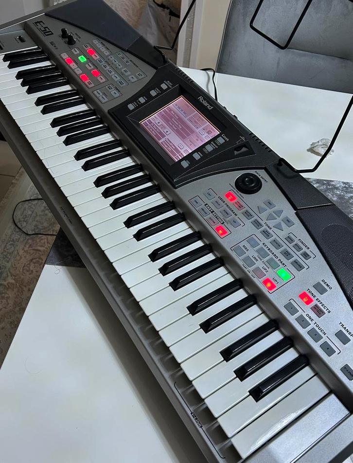 ROLAND E-50 nieuwe staat!!, Muziek en Instrumenten, Keyboards, Zo goed als nieuw, Ophalen of Verzenden