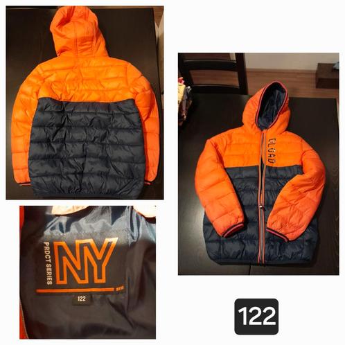 NY Jongens Tussenjas Maat 122, Kinderen en Baby's, Kinderkleding | Maat 122, Zo goed als nieuw, Jongen, Jas, Ophalen of Verzenden