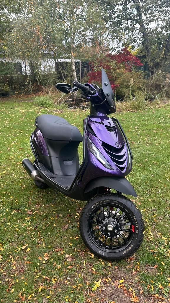 Unieke Piaggio Zip 4t 50cc, Fietsen en Brommers, Scooters | Piaggio, Zo goed als nieuw, Zip, Benzine, Ophalen