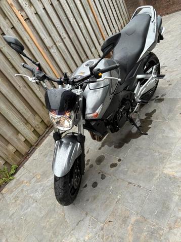 Nieuwstaat 3450km ! Susuki gsr 600 beschikbaar voor biedingen
