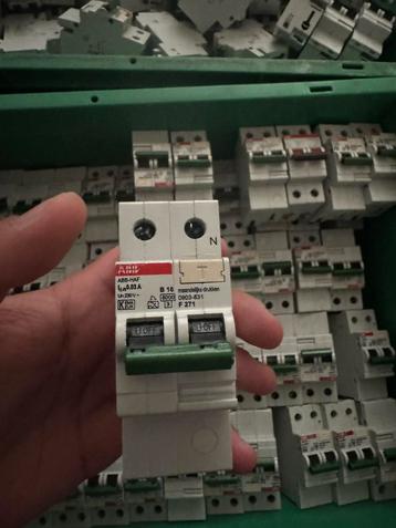 ABB-HAF Aardlekautomaten beschikbaar voor biedingen