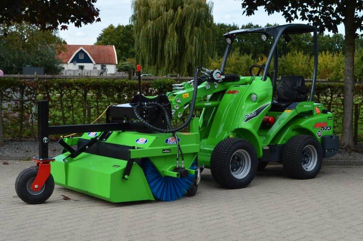 Avant 523 TDL met M-sweep HSTV600 veegmachine (bj 2025), Zakelijke goederen, Machines en Bouw | Kranen en Graafmachines, Wiellader of Shovel