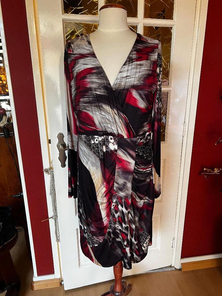 mooie Bandolera jurk, Kleding | Dames, Jurken, Zo goed als nieuw, Maat 38/40 (M), Rood, Onder de knie, Ophalen of Verzenden