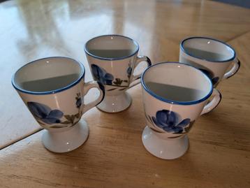 Set van 4 kopjes. Chi Kang Stoneware beschikbaar voor biedingen
