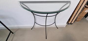 Elegante Halve Cirkel Sidetable beschikbaar voor biedingen