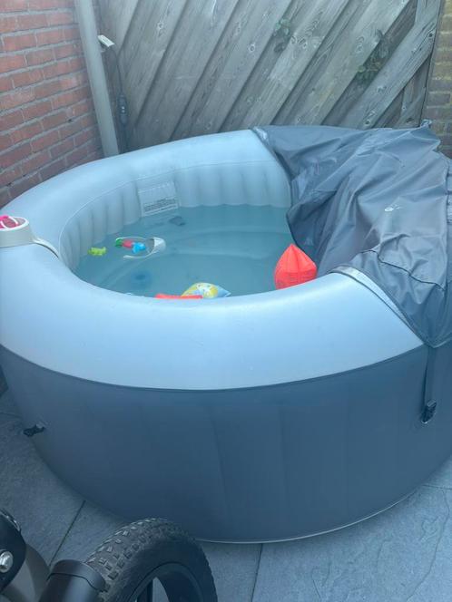 Jacuzzi 4 persoons. Met f1 storing, Tuin en Terras, Bubbelbaden en Hottubs, Gebruikt, Pomp, Inbouw, Ophalen