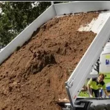 Zwarte grond storten (gratis) beschikbaar voor biedingen