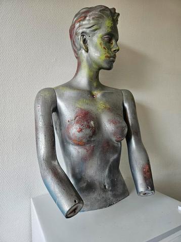 Design buste mannequin jaren 70 beschikbaar voor biedingen