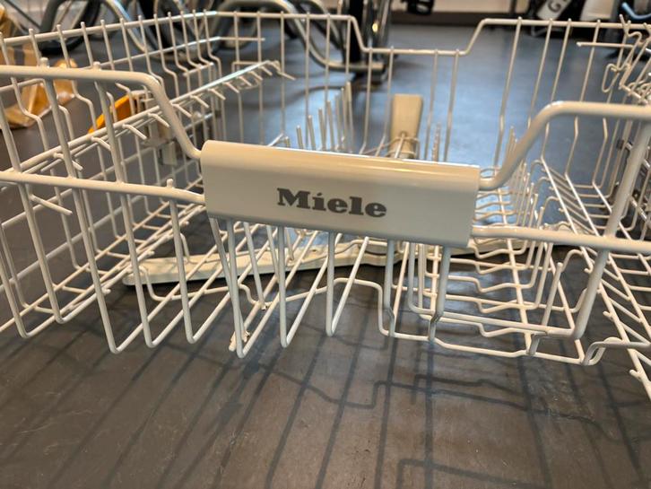 2 vaatwasser korven, Witgoed en Apparatuur, Vaatwasmachines, Gebruikt, Inbouw, Minder dan 85 cm, Ophalen