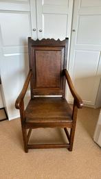 Zeer oude houten stoel met hoge rug, Gebruikt, Bruin, Eén, Hout