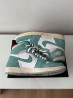 Jordan 1 High Turbo Green | EU 42, Ophalen of Verzenden, Zo goed als nieuw, Overige kleuren