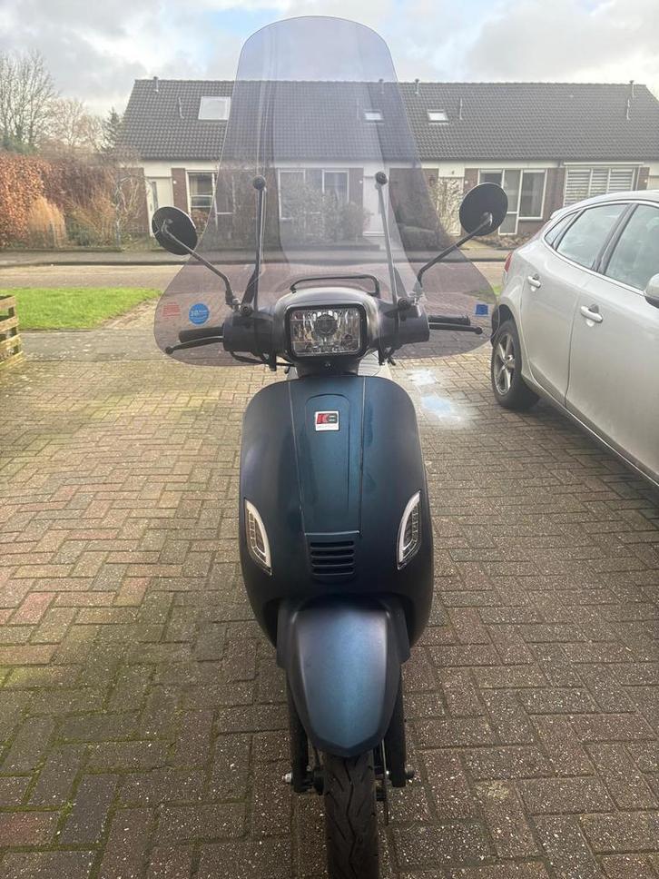 Killerbee Sport scooter, Fietsen en Brommers, Snorfietsen en Snorscooters, Zo goed als nieuw, Overige merken, Benzine, Ophalen