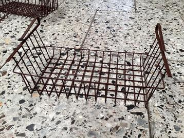 4 mandjes voor in kast, geplastificeerd metaal beschikbaar voor biedingen