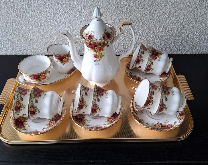 Vintage Koffie servies Royal Albert Old country Roses, Antiek en Kunst, Antiek | Servies compleet, Ophalen of Verzenden