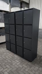 Zwarte metalen locker kasten, kluisjes kasten, Huis en Inrichting, Kasten | Lockerkasten, Gebruikt, R, Ophalen of Verzenden, Zwarte stevige metalen lockers, kluisje kasten