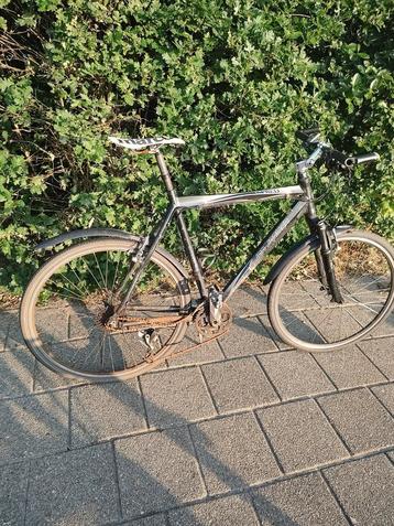 Racefiets met afgebroken derailleur  beschikbaar voor biedingen