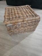 Rieten mand, Huis en Inrichting, Woonaccessoires | Schalen en Manden, Ophalen, Zo goed als nieuw, Vierkant, Riet