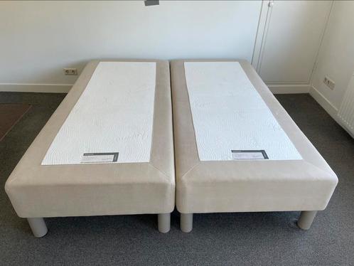 Mooi! Deze zandkleurige boxspring v KUPERUS 180x200 cm, Huis en Inrichting, Slaapkamer | Boxsprings, Gebruikt, 180 cm, 200 cm