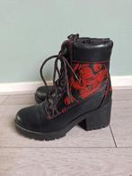 Stoere mötorhead laarsjes zwart met rood.
1x gedragen, Gevondenengemaakt@gmail.com, Zwart, Ophalen of Verzenden, Zo goed als nieuw