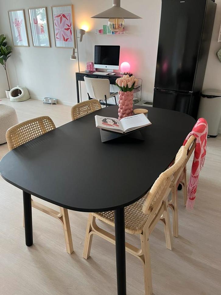 Ikea zwarte tafel Vedbo, Huis en Inrichting, Tafels | Eettafels, Zo goed als nieuw, 50 tot 100 cm, 150 tot 200 cm, Vijf personen of meer