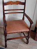 Oude eikenhouten brede stoel, Antiek en Kunst, Antiek | Meubels | Stoelen en Banken, Ophalen