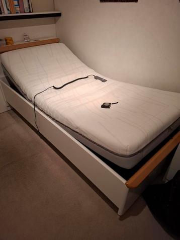 eenpersoonsbed, ombouw, Auping bedbodem, elektrisch  beschikbaar voor biedingen