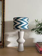 Unieke lampenkap - Blauw, wit Ikat stof - Atelier Rondé, Blauw, Rond, Nieuw, Ophalen of Verzenden