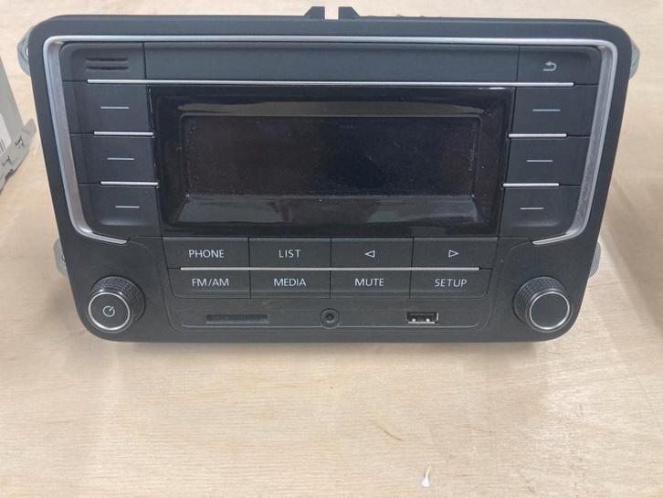 Radio gebruikt Volkswagen T5, T6, Polo diverse modellen, Auto-onderdelen, Dashboard en Schakelaars, Volkswagen, Gebruikt, Ophalen