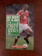 3x Hard Gras Dennis Bergkamp, Boeken, Ophalen of Verzenden, Zo goed als nieuw, Balsport