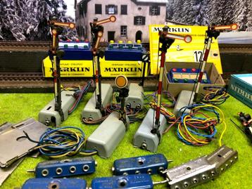 Märklin restant 6x mechanische seinen M-rails  beschikbaar voor biedingen