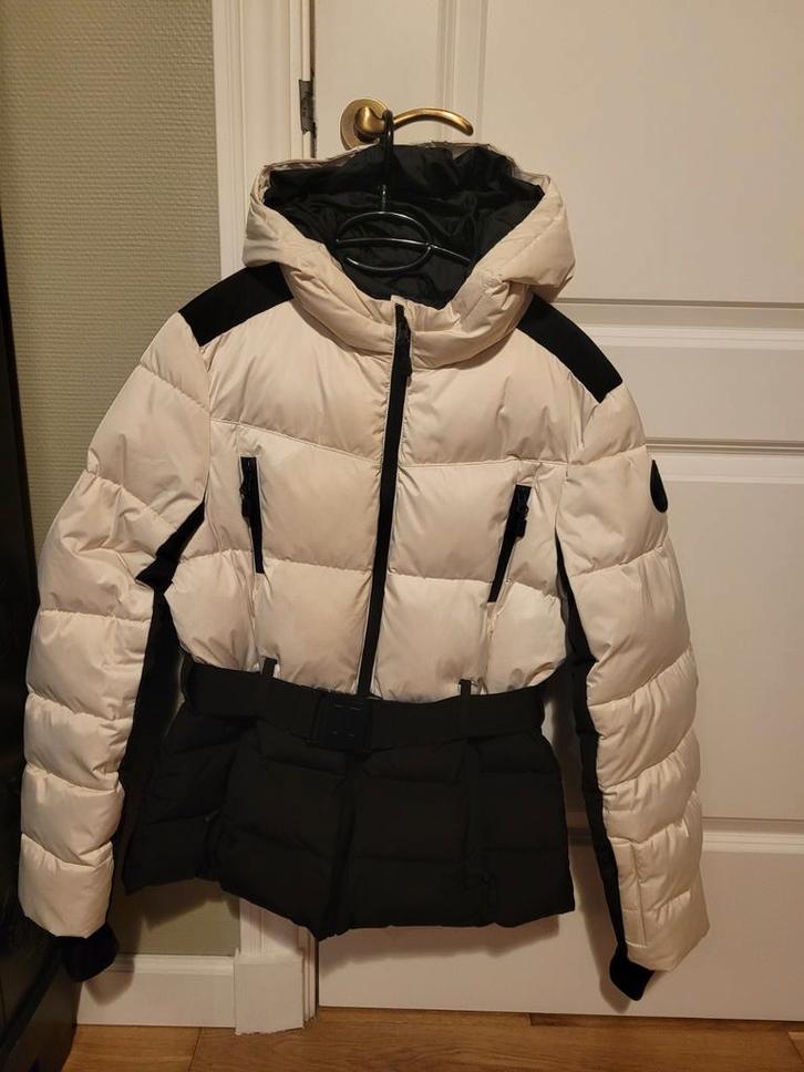 Winterjas / ski jas van Nikkie, Kleding | Dames, Jassen | Winter, Zo goed als nieuw, Maat 38/40 (M), Zwart, Ophalen of Verzenden