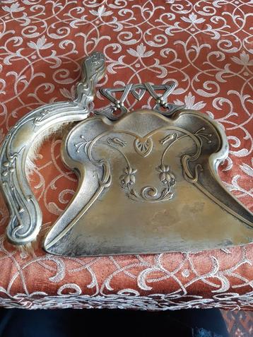 Art Nouveau messing tafelschuier stoffer en blik  beschikbaar voor biedingen