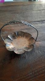 Verzilverde bonbonschaal met zilveren hengsel, Antiek en Kunst, Antiek | Glas en Kristal, Ophalen