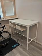 Bartafel/ hoge eetkamer tafel met 4 krukken, Ophalen, Zo goed als nieuw