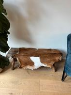 Hout bankje met dierenvel, Ophalen of Verzenden, Zo goed als nieuw, 25 tot 50 cm, Rechthoekig