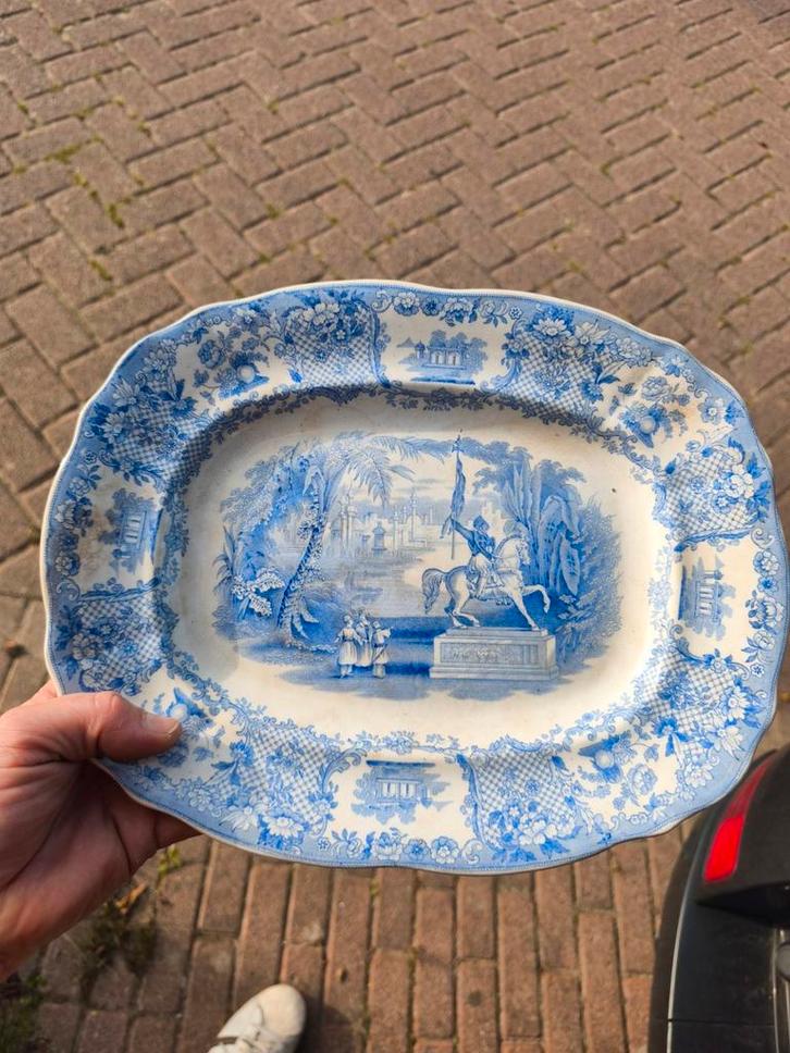 Petrus Regout Maastricht schaal decor Oriënt, Antiek en Kunst, Antiek | Servies los, Ophalen of Verzenden
