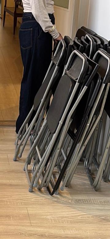 Klapstoeltjes 10x beschikbaar voor biedingen