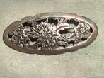 MASSIEVE GEZAAGDE GEKEURD ZILVER BROCHE MET BLOEMEN TAFEREEL, Verzenden, Zilver, Broche