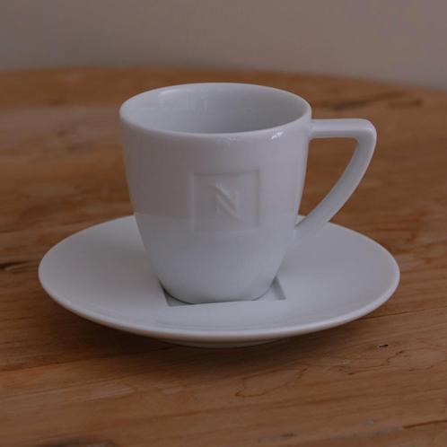 Nespresso collection espresso kop en schotels wit, Huis en Inrichting, Keuken | Servies, Zo goed als nieuw, Kop(pen) en/of Schotel(s)