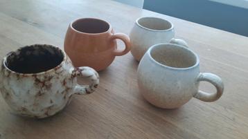 Egg mugs kopjes ophalen beschikbaar voor biedingen