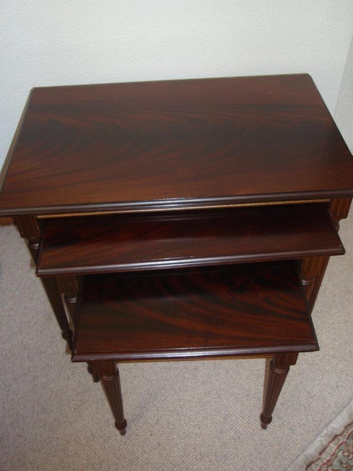 Palissander 3- delige uitschuifbare tafeltjes, Huis en Inrichting, Tafels | Bijzettafels, Zo goed als nieuw, Rechthoekig, Minder dan 45 cm