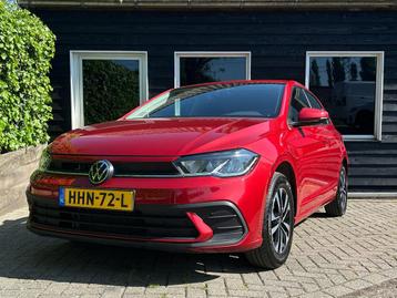 Volkswagen Polo 1.0 TSI 95pk Dsg-7 2023 Rood beschikbaar voor biedingen