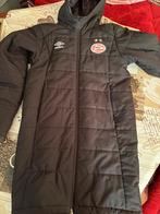 Vintage Umbro PSV Jas (Maat S, Nieuwstaat), Kleding | Heren, Jassen | Winter, Zwart, Ophalen of Verzenden, Zo goed als nieuw, Maat 46 (S) of kleiner