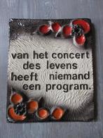 Vintage keramiek wandtegel spreuk met oranje rode bloemen, Ophalen of Verzenden