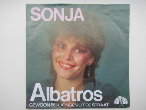 SONJA # ALBATROS / GEWOON EEN JONGEN UIT DE STRAAT, Cd's en Dvd's, Vinyl | Nederlandstalig, Zo goed als nieuw, Levenslied of Smartlap