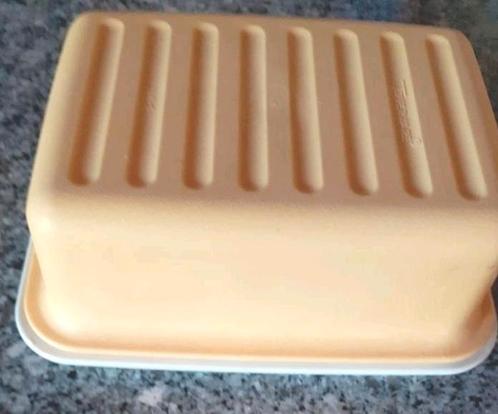 Tupperware doosje voor roggebrood of boter, Huis en Inrichting, Keuken | Tupperware, Zo goed als nieuw, Overige typen, Geel, Ophalen of Verzenden