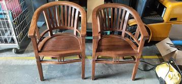 2x massieve teakhouten stoelen €30/stuk beschikbaar voor biedingen